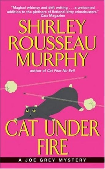 Cat Under Fire: A Joe Grey Mystery