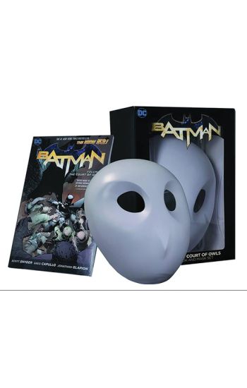 Batman: The Court of Owls Mask and Book Set