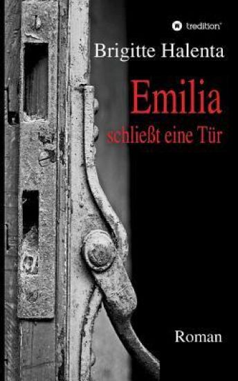 Emilia schließt eine Tür