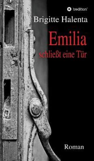 Emilia schließt eine Tür