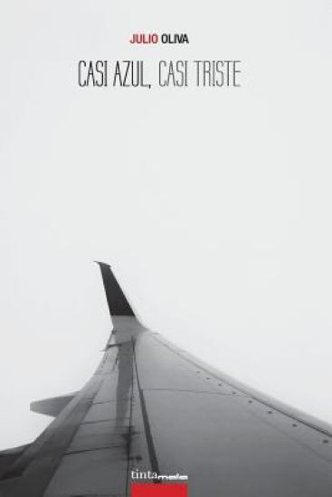Casi azul, casi triste