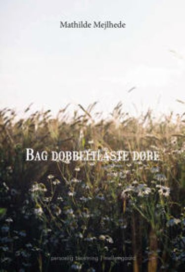 Bag dobbeltlåste døre