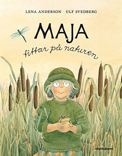 Maja tittar på naturen