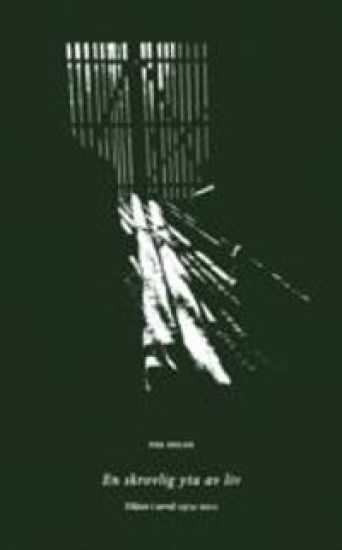 En skrovlig yta av liv : dikter i urval 19742011