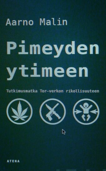 Kansikuva: Pimeyden ytimeen