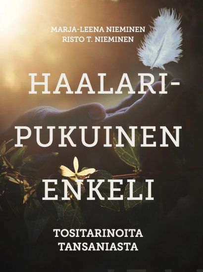 Haalaripukuinen enkeli