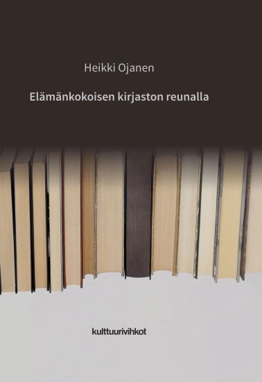 Elämänkokoisen kirjaston reunalla